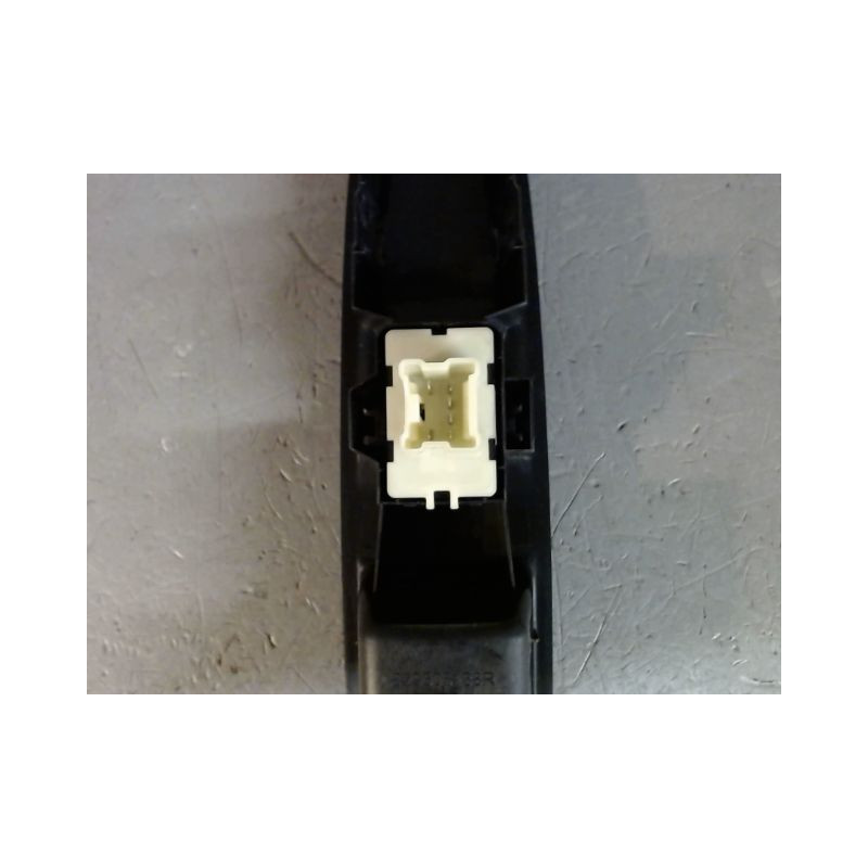 COMMANDE LEVE-GLACE PORTE AVD RENAULT ZOE
