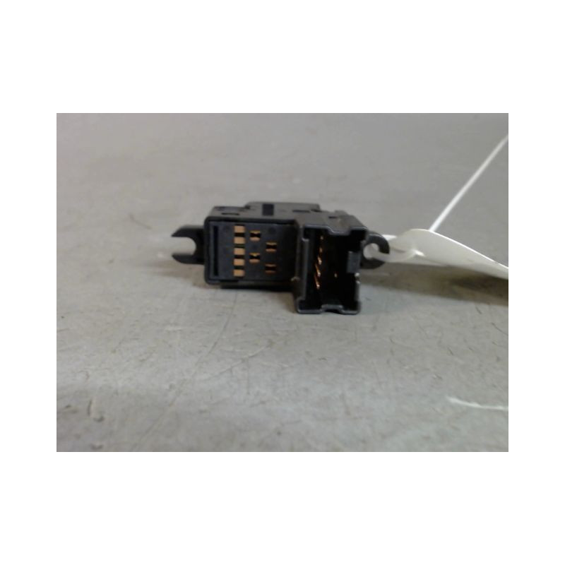 COMMANDE LEVE-GLACE PORTE ARD NISSAN NOTE
