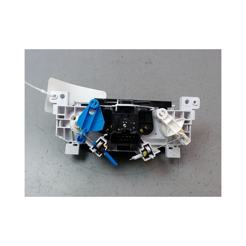 COMMANDE DE CHAUFFAGE DACIA SANDERO I 2008-2012