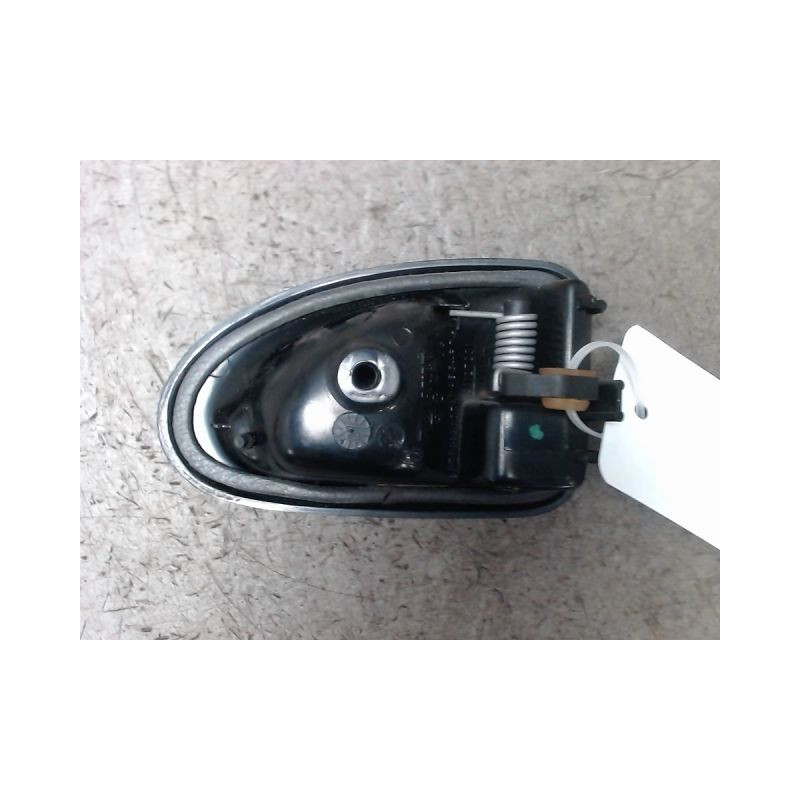 POIGNEE INTERIEURE PORTE AVANT GAUCHE DACIA LOGAN 4 P 05-08
