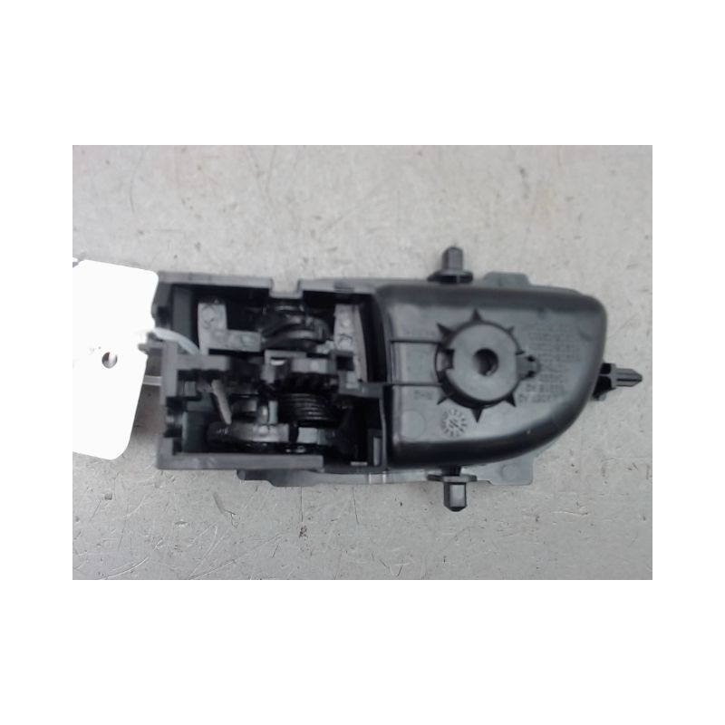 POIGNEE INTERIEURE PORTE AVANT DROIT TOYOTA AYGO 5P