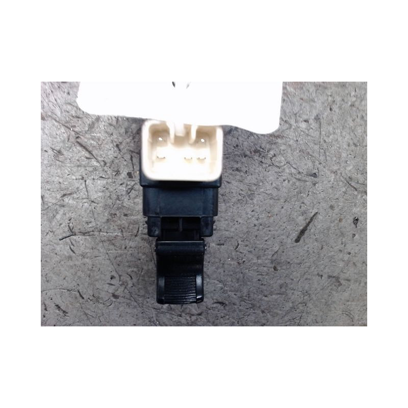 COMMANDE LEVE-GLACE PORTE AVD CHEVROLET MATIZ 05-