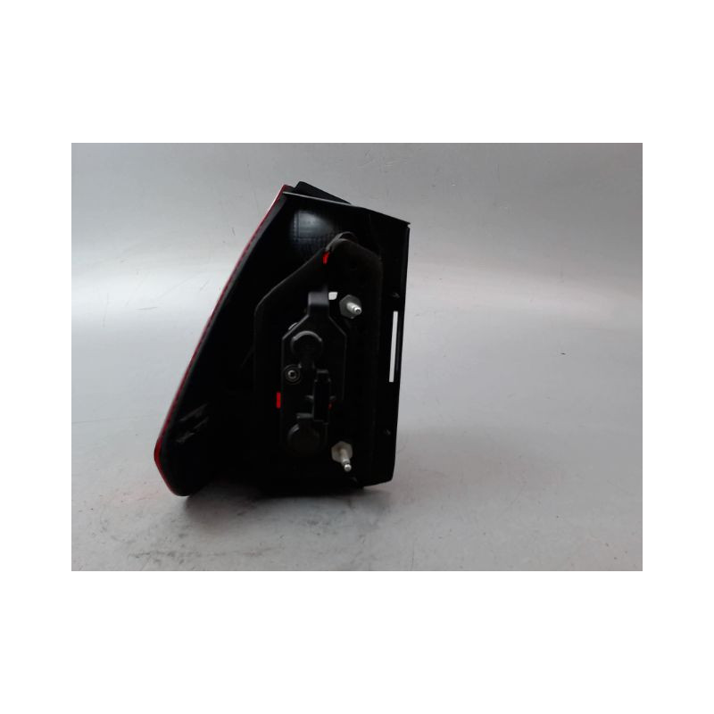FEU ARRIERE DROIT FORD GALAXY 2006-