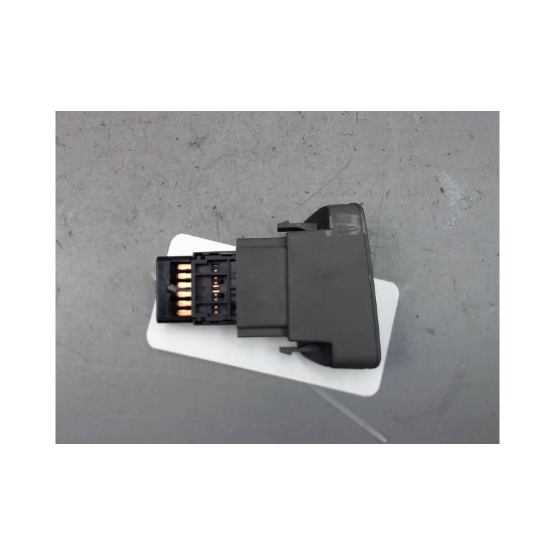 BOUTON DE WARNING KIA PICANTO