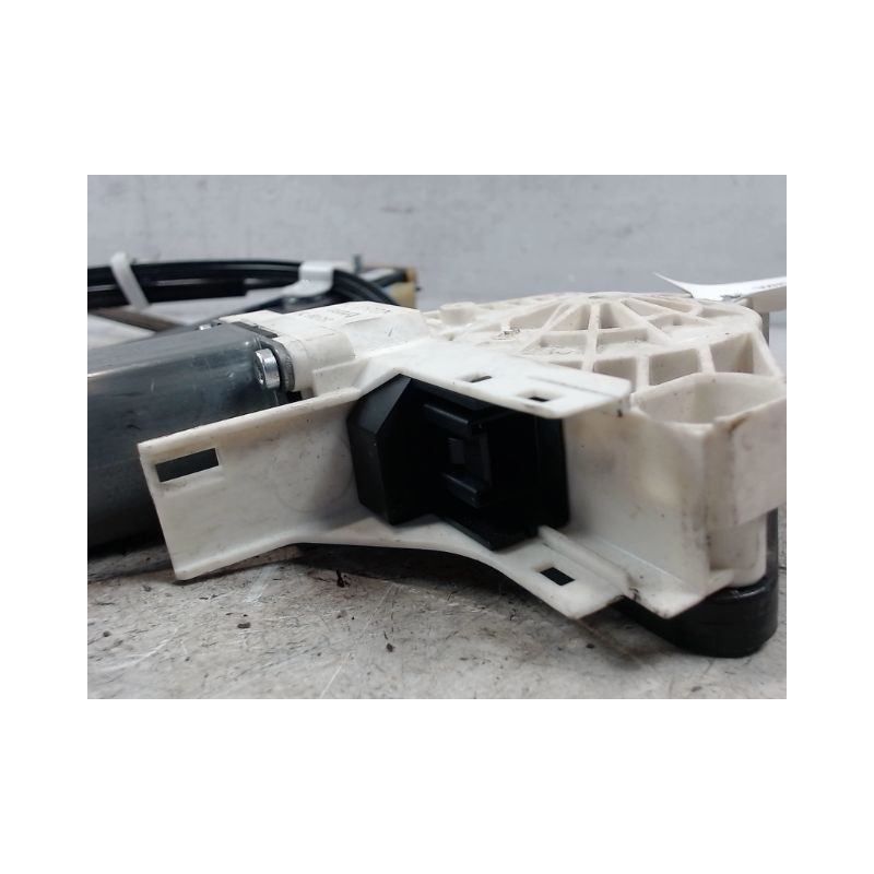 MECANISME+MOTEUR LEVE-GLACE AVANT GAUCHE AUDI A1