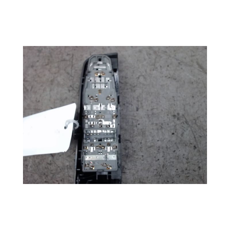 COMMANDE LEVE-GLACE PORTE AVG CHEVROLET SPARK