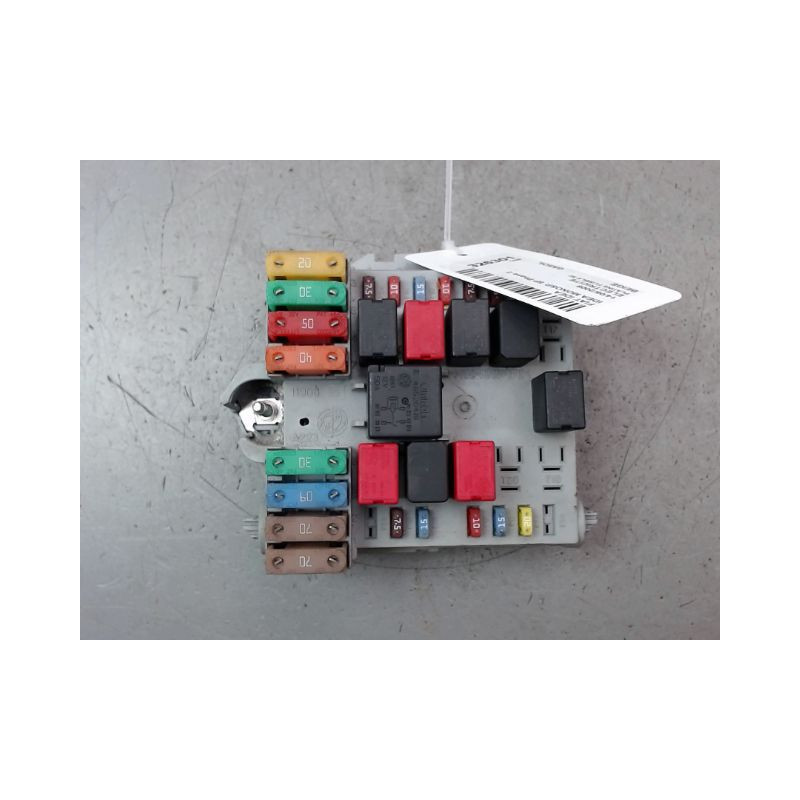 PLATINE FUSIBLE AVANT FIAT IDEA MONOSP. PHASE 2 2005-2012