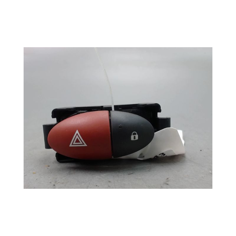 BOUTON DE WARNING RENAULT TWINGO II Phase 1 2007-2011