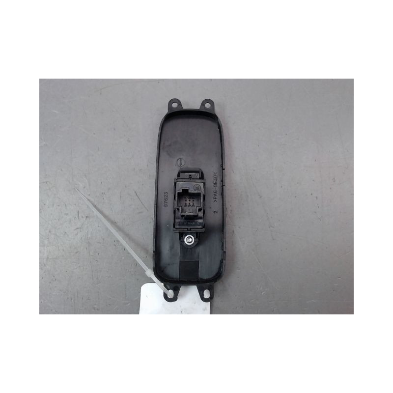 COMMANDE LEVE-GLACE PORTE AVD VOLVO V50