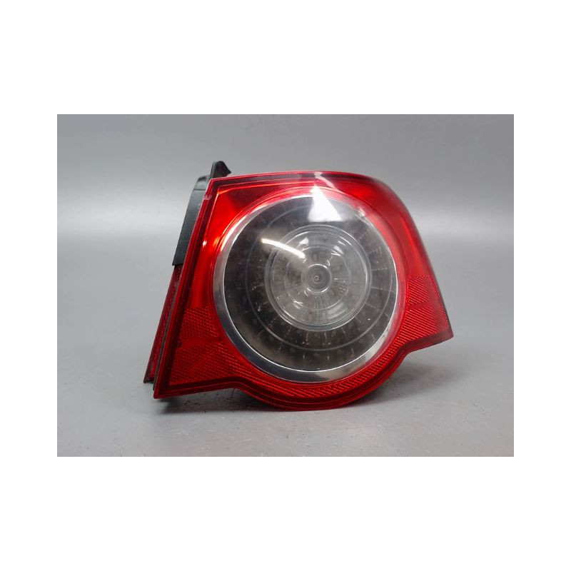 FEU ARRIERE DROIT VOLKSWAGEN PASSAT BERL. V 2005-2010