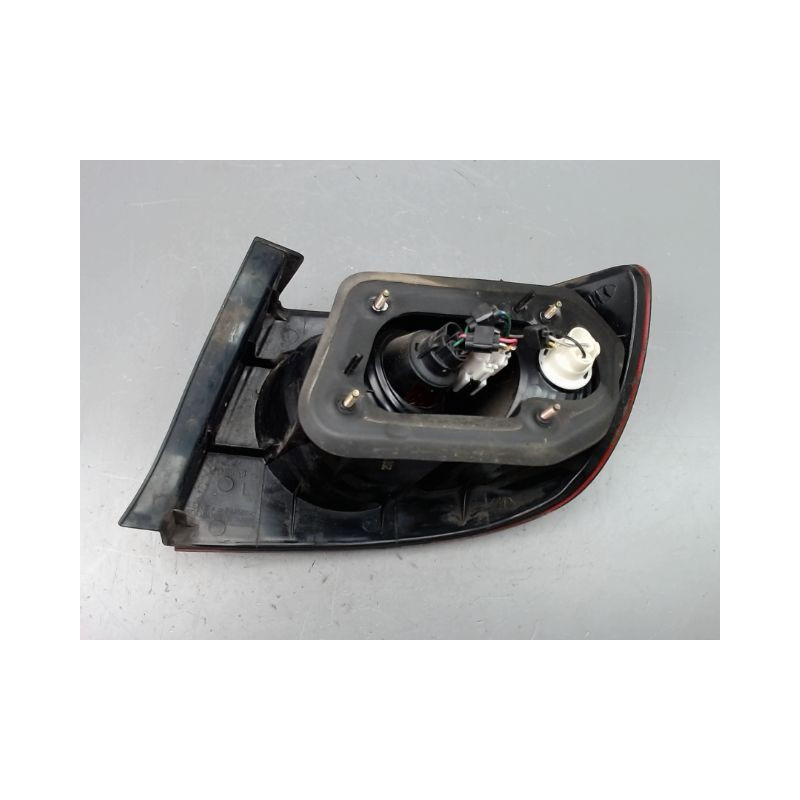 FEU ARRIERE GAUCHE  HYUNDAI ELANTRA 2000-