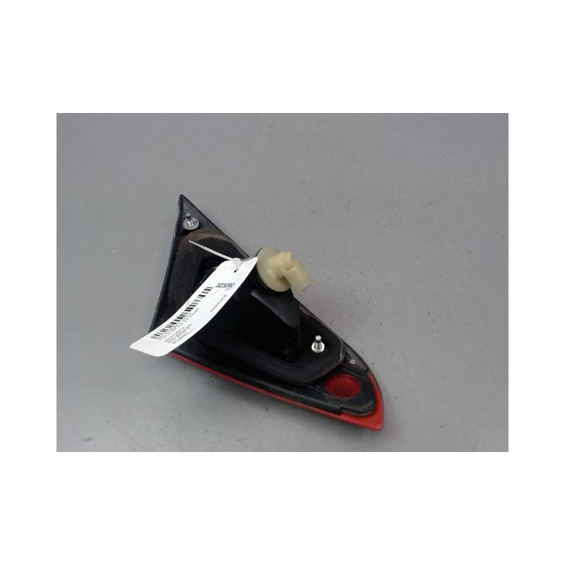 FEU ARRIERE INTERIEUR DROIT MITSUBISHI COLT CZ 2005-