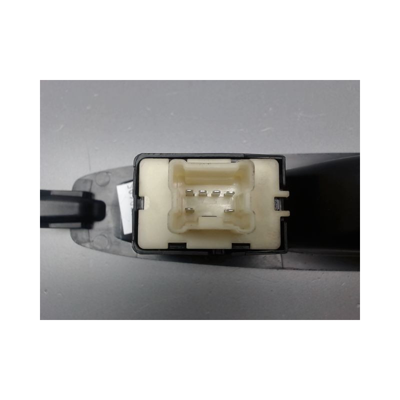 COMMANDE LEVE-GLACE PORTE ARD RENAULT CLIO IV 2012-