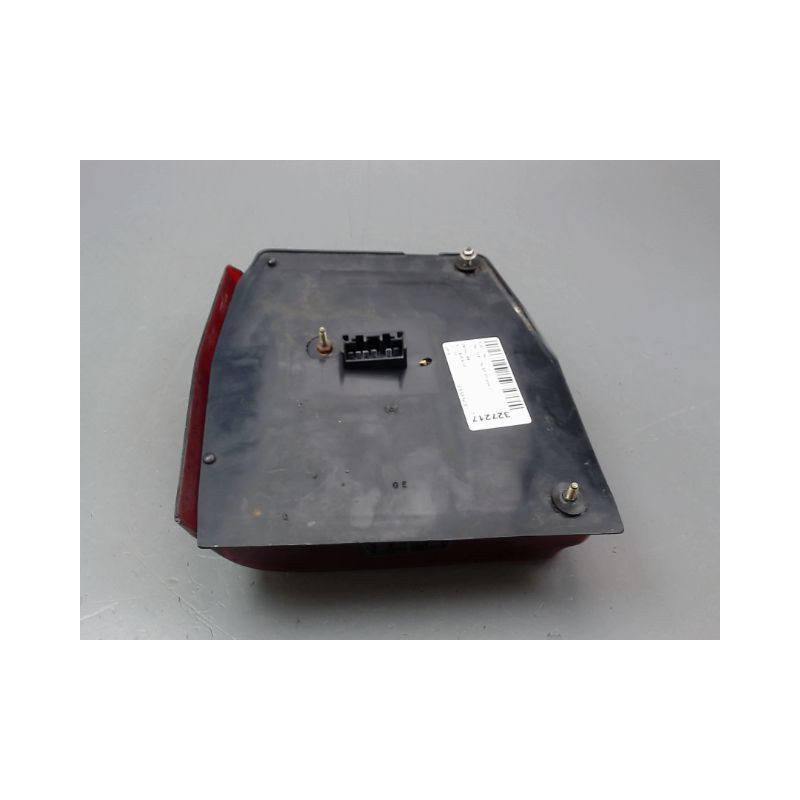 FEU ARRIERE DROIT FIAT UNO Phase 2 1989-1995