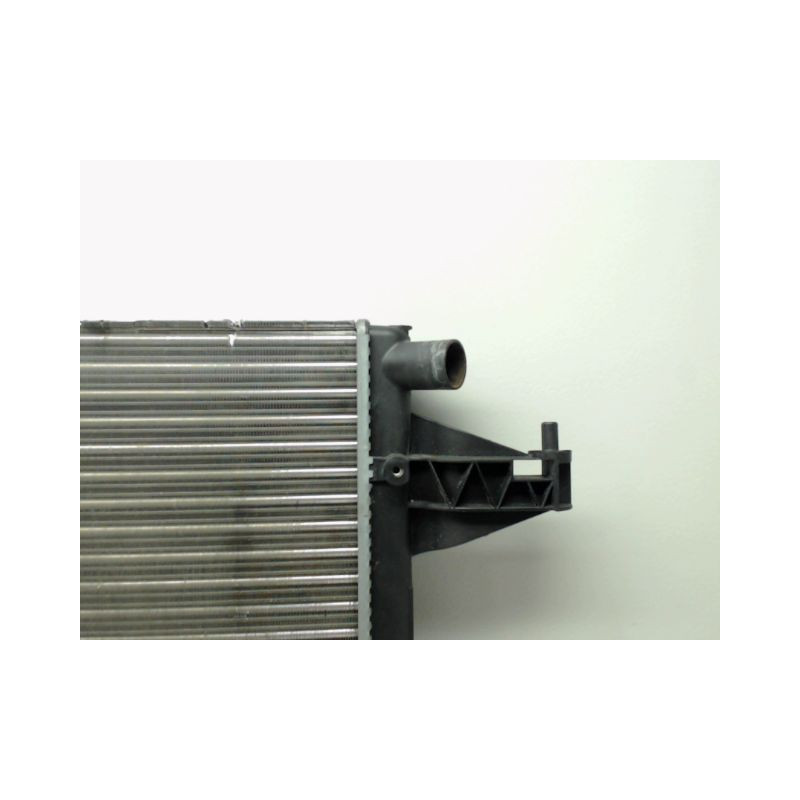 RADIATEUR OPEL CORSA