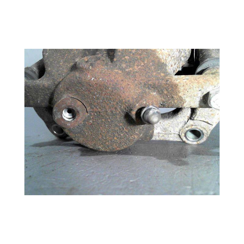 ETRIER DE FREIN AVANT DROIT RENAULT KANGOO