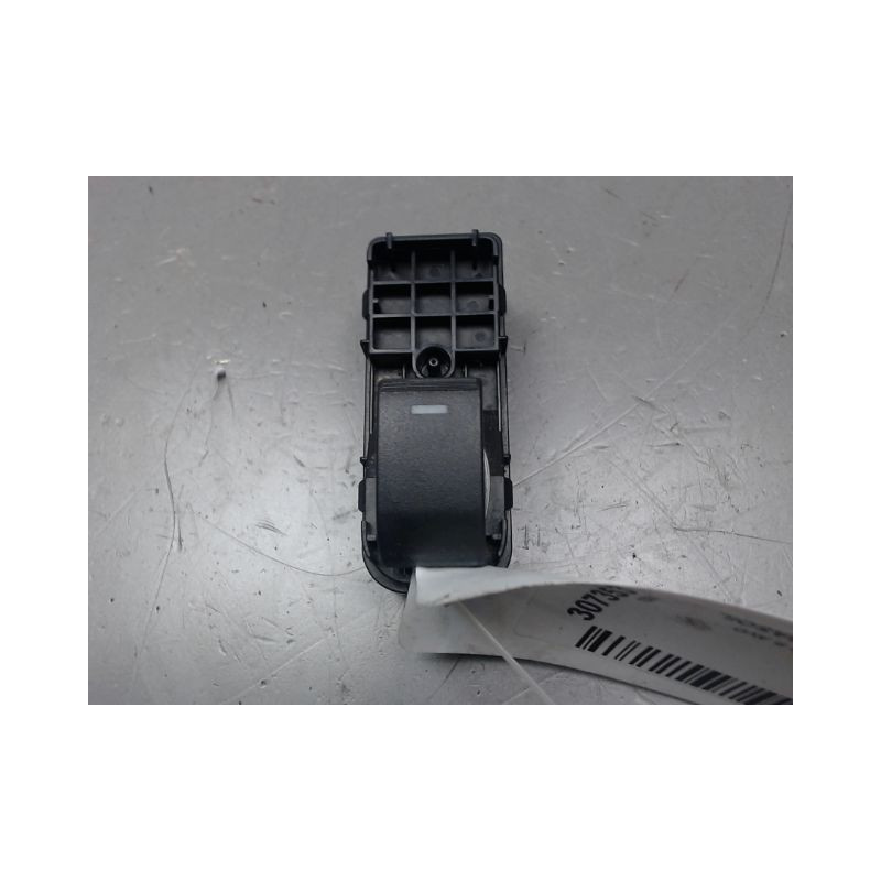 COMMANDE LEVE-GLACE PORTE AVD MAZDA MAZDA 3  5P