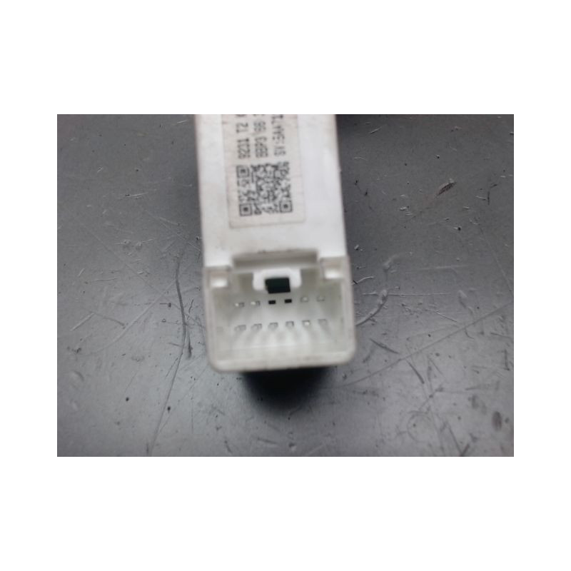 COMMANDE LEVE-GLACE PORTE AVD MAZDA MAZDA 3  5P