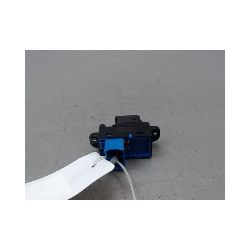 COMMANDE LEVE-GLACE PORTE AVD KIA RIO 2005-