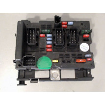 BOITE A FUSIBLES PEUGEOT 206 5P