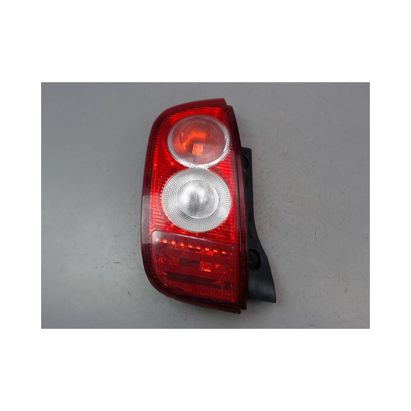 FEU ARRIERE GAUCHE  NISSAN MICRA III Phase 1 2003-2005