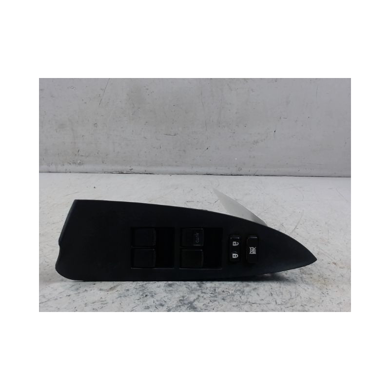 COMMANDE LEVE-GLACE PORTE AVG TOYOTA RAV4 2006