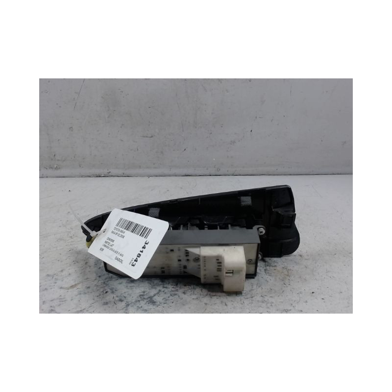 COMMANDE LEVE-GLACE PORTE AVG TOYOTA RAV4 2006