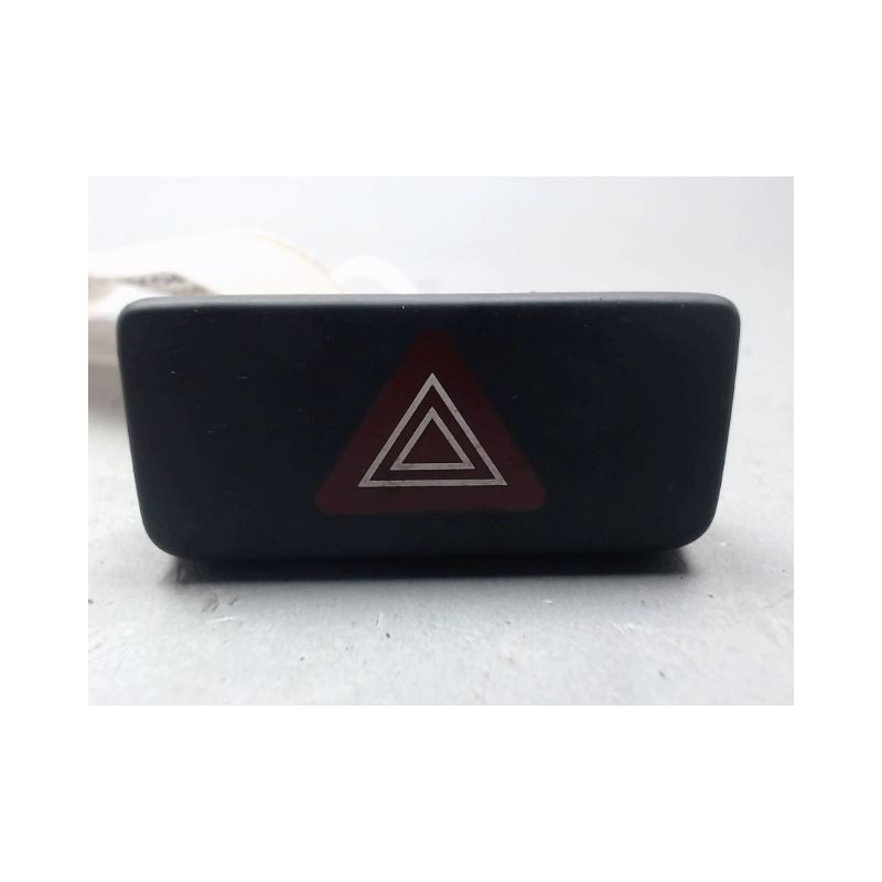 BOUTON DE WARNING NISSAN PIXO