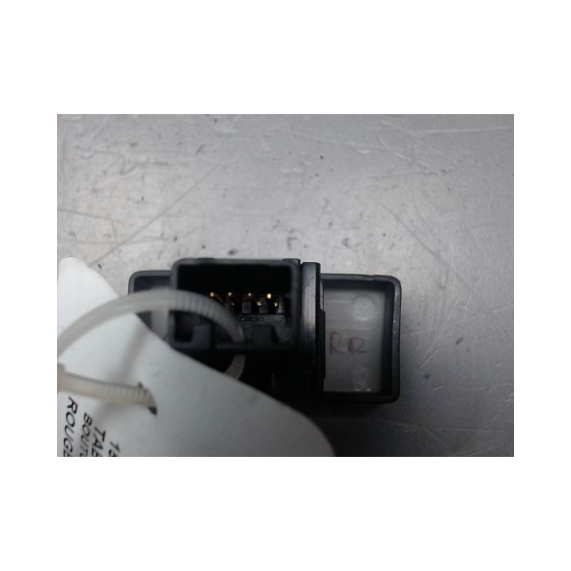 BOUTON DE WARNING NISSAN PIXO