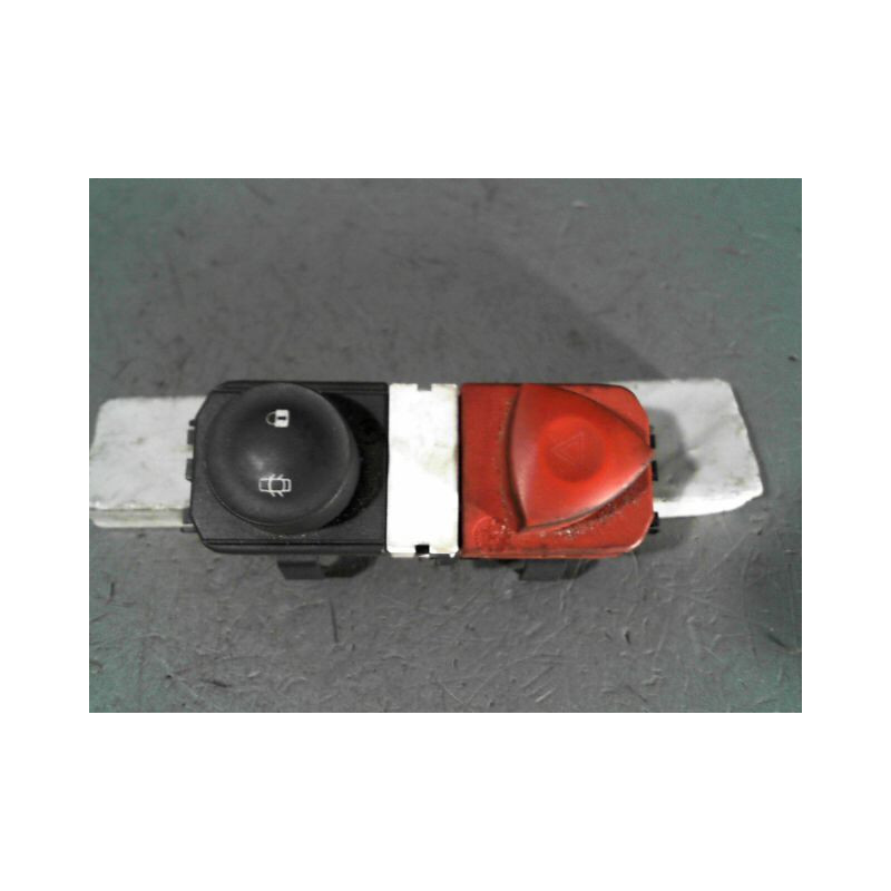 BOUTON DE WARNING RENAULT MEGANE