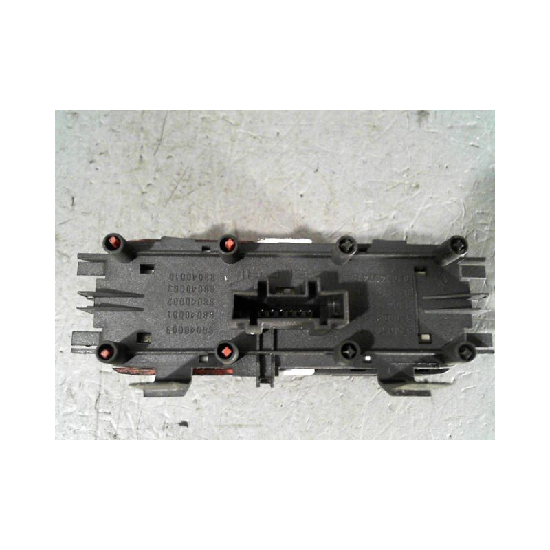 BOUTON DE WARNING RENAULT MEGANE