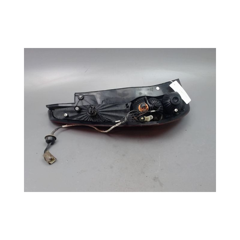 FEU ARRIERE DROIT OPEL AGILA