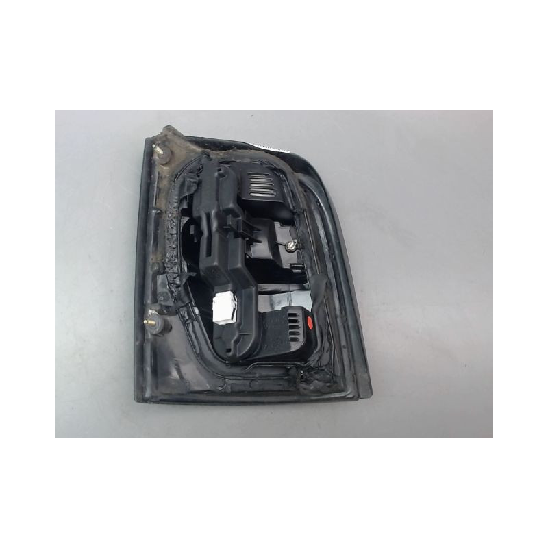 FEU ARRIERE DROIT NISSAN MICRA 96-98
