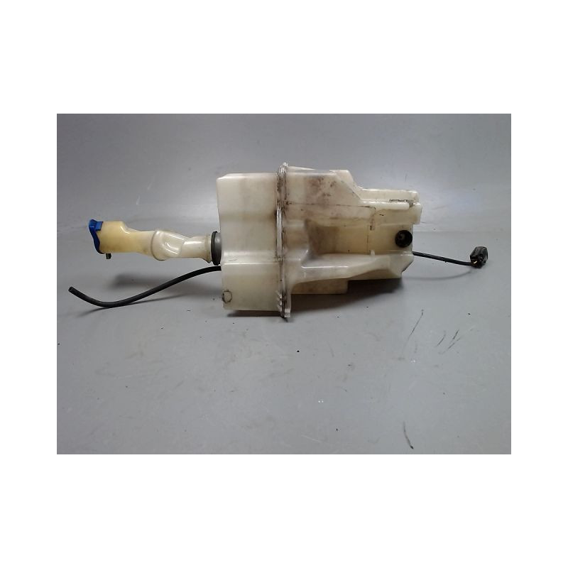 RESERVOIR LAVE-GLACE AVANT VOLVO XC70 2004-2007