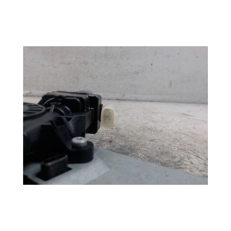 MECANISME+MOTEUR LEVE-GLACE AVANT DROIT SUZUKI SX4