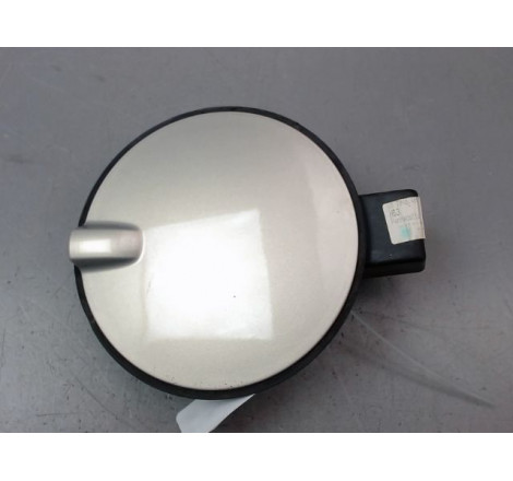 VOLET DE TRAPPE CARBURANT