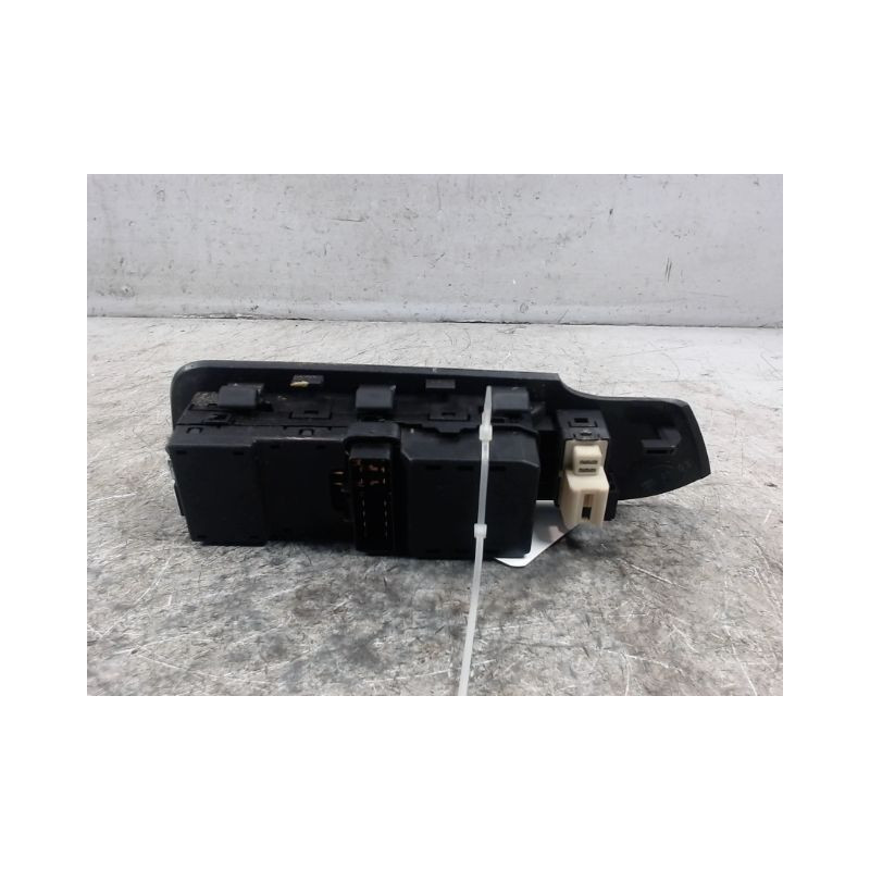 COMMANDE LEVE-GLACE PORTE AVG CHEVROLET CAPTIVA