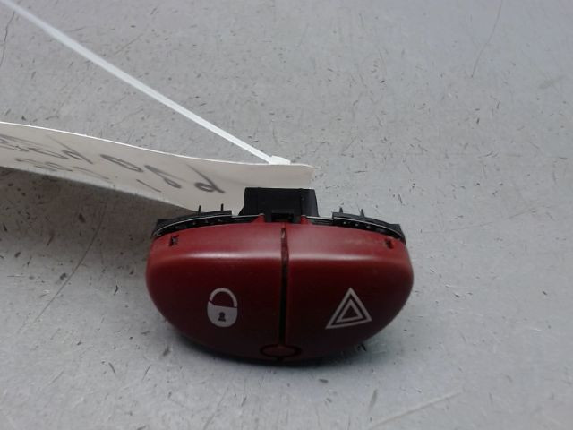 Bouton De Warning (feux De Détresse) Pour Peugeot 206 - Modèles De 08.1998 à 12.2012 - Compatible NTY