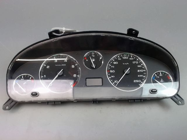Compteur Peugeot 406 Coupé 2.2 HDI 16V Turbo - Réf: 45160439 / 6104YP
