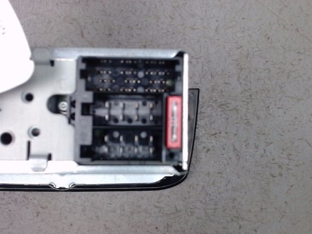 Câble Adaptateur AUX/MP3 Pour Autoradio Fiat Punto Evo 2010+ - 1,5m Avec 2 Clés De Démontage - Connexion Facile